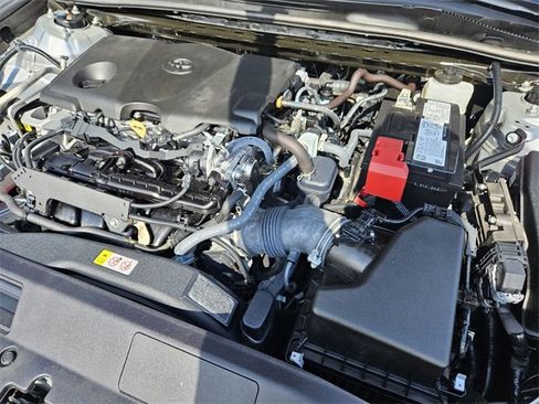 Used 2024 Toyota Camry SE image 22