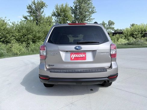 Used 2016 Subaru Forester 2.5i w/ Alloy Wheel Package AWD/4WD image 5