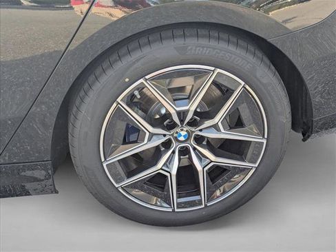 New 2026 BMW i5 eDrive40 w/ M Sport Package image 9