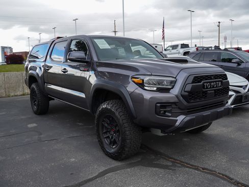 Used 2020 Toyota Tacoma TRD Pro image 2