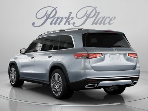 Used 2026 Mercedes-Benz GLS 450 4MATIC image 13
