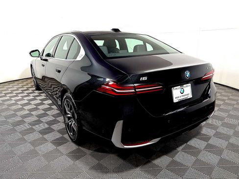 Used 2026 BMW i5 eDrive40 w/ Premium Package image 5