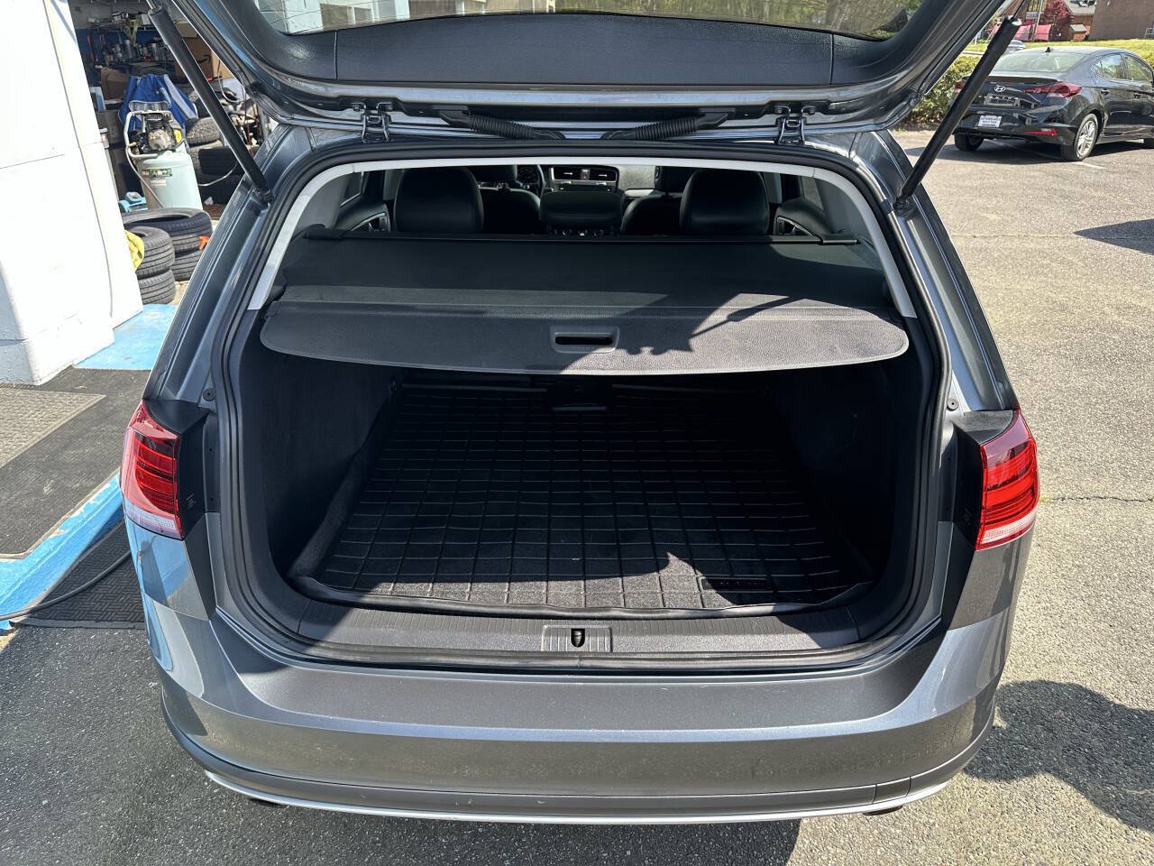 Used 2018 Volkswagen Golf Alltrack SE AWD/4WD image 17