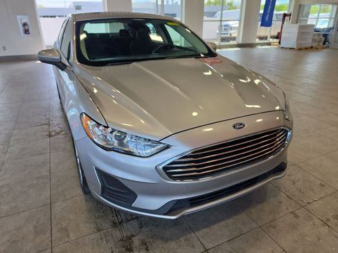 Used 2020 Ford Fusion SE FWD image 4