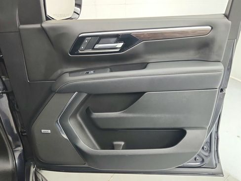 Certified 2025 Chevrolet Suburban Premier AWD/4WD image 30