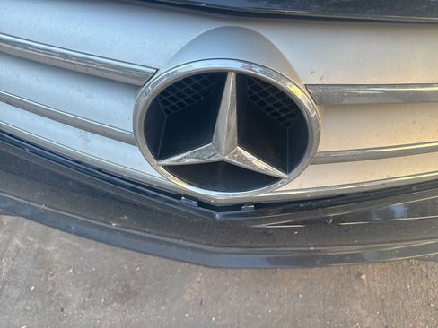 Used 2010 Mercedes-Benz C 350 Sport image 4