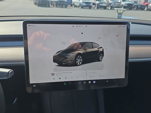 Used 2024 Tesla Model Y Long Range image 11