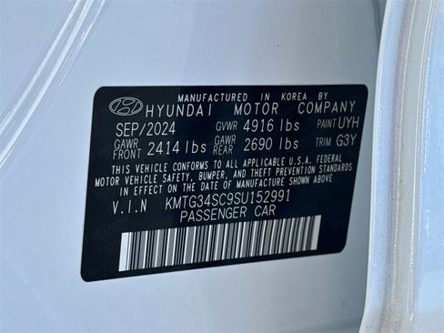 Used 2025 Genesis G70 2.5T w/ Sport Prestige Package image 33