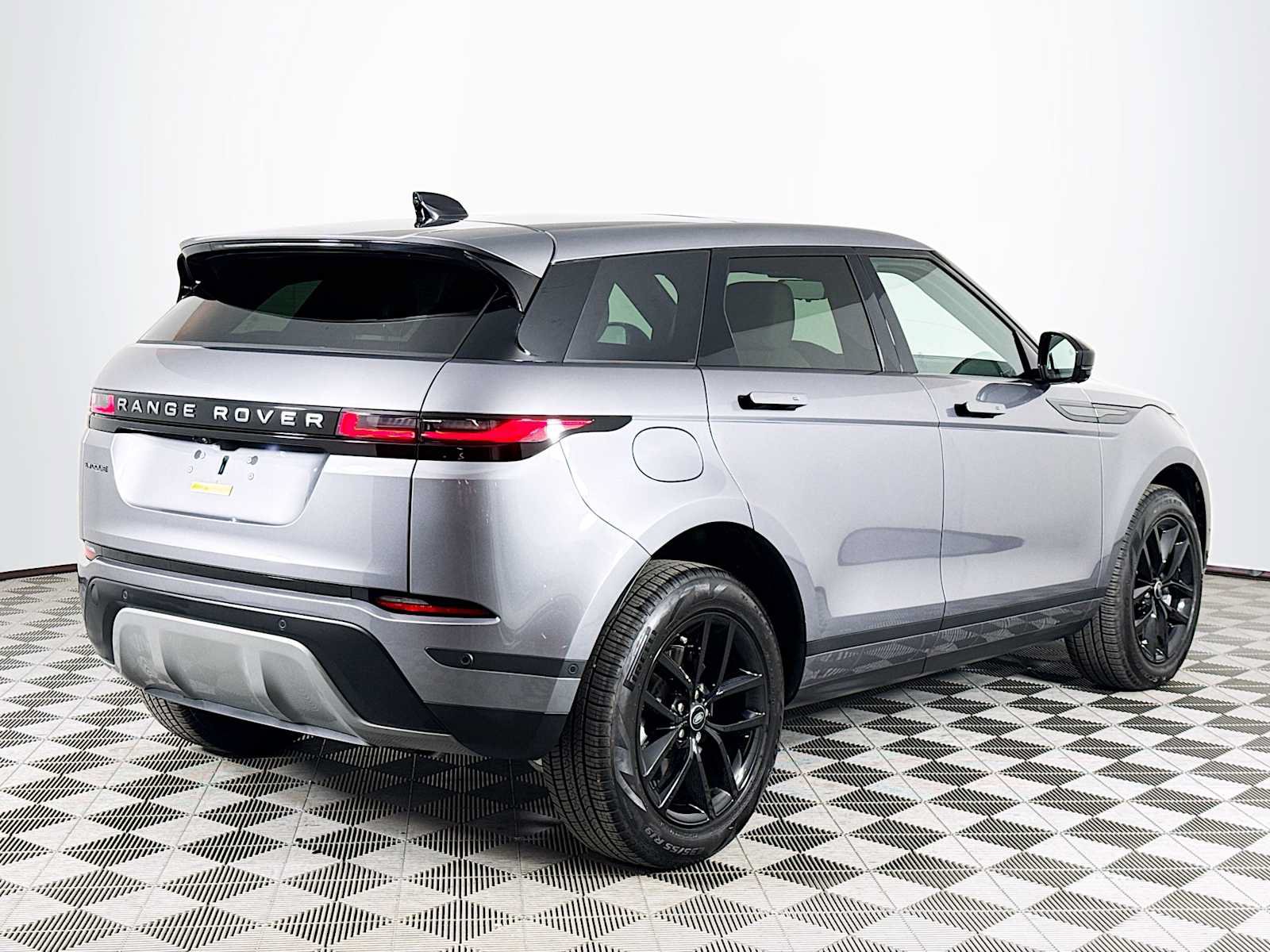 Used 2026 Land Rover Range Rover Evoque S AWD/4WD image 5