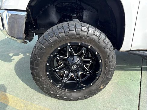 Used 2017 Toyota Tundra SR5 image 11