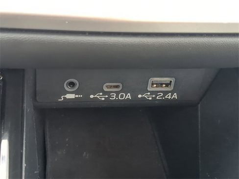 Used 2024 Subaru Outback Limited image 27