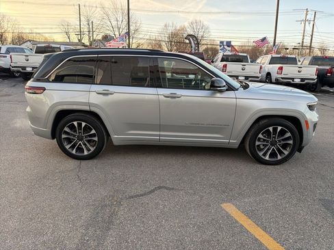 Certified 2022 Jeep Grand Cherokee Overland w/ Adv Protech Group III image 29