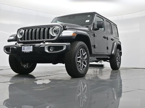 New 2025 Jeep Wrangler Unlimited Sahara w/ Safety Group AWD/4WD image 37