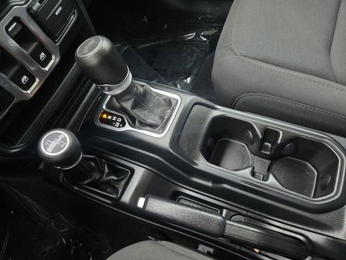 Used 2023 Jeep Wrangler Sport AWD/4WD image 18