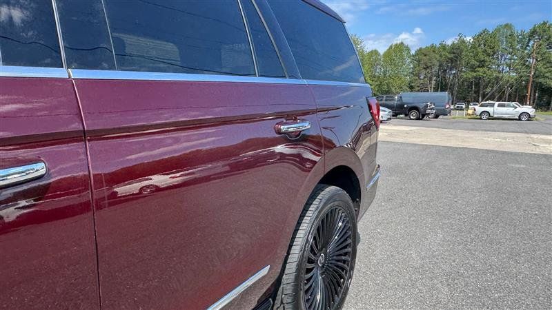 Used 2018 Lincoln Navigator Reserve w/ Technology Package AWD/4WD image 16