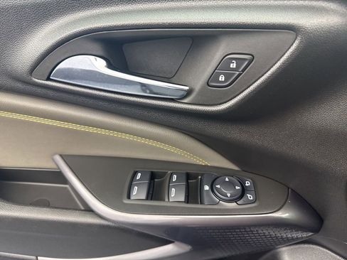 Used 2025 Chevrolet Trax ACTIV w/ Driver Confidence Package image 27