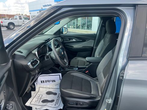 Used 2023 Chevrolet TrailBlazer LT w/ Convenience Package FWD image 7