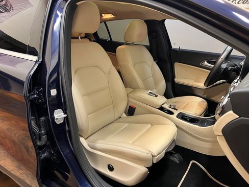 Used 2018 Mercedes-Benz GLA 250 SEDAN image 33