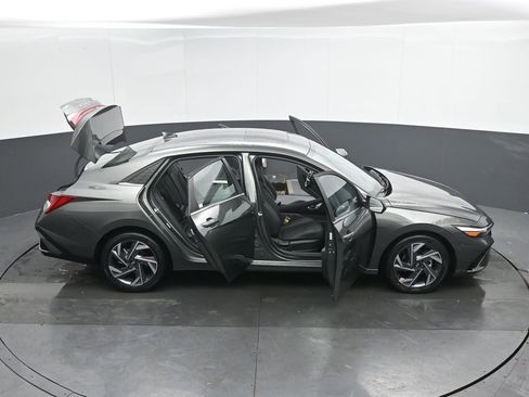 New 2026 Hyundai Elantra Limited image 54
