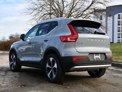 Certified 2025 Volvo XC40 B5 Plus image 5