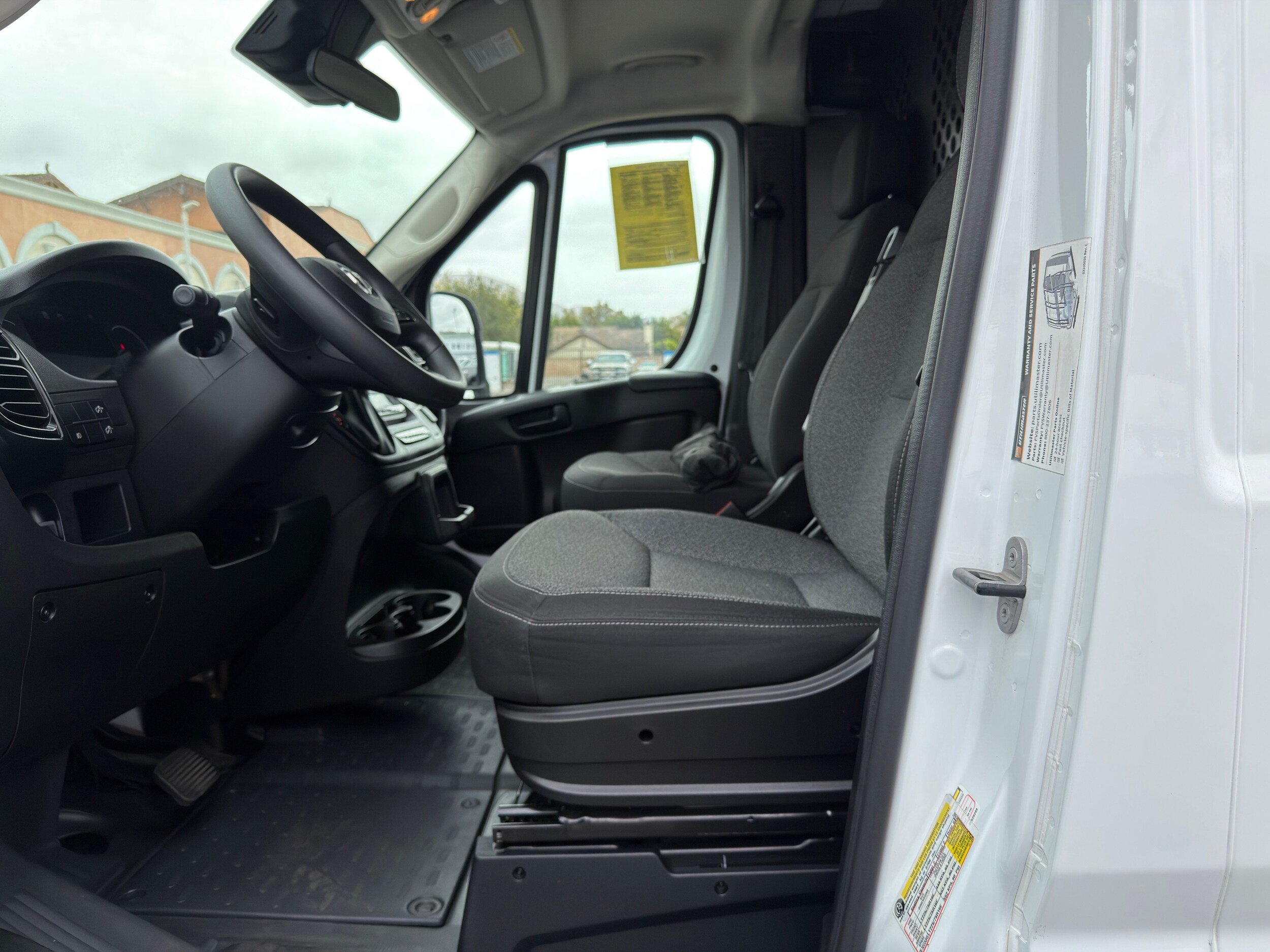 Used 2025 RAM ProMaster 2500 w/ U-Haul Equipment Group FWD image 21