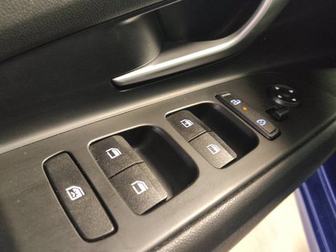 Used 2025 Hyundai Elantra SE FWD image 27
