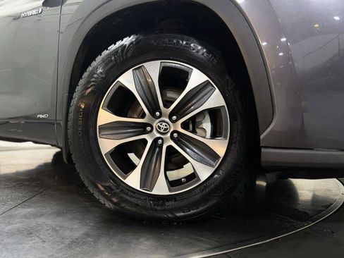 Used 2020 Toyota Highlander XLE image 10