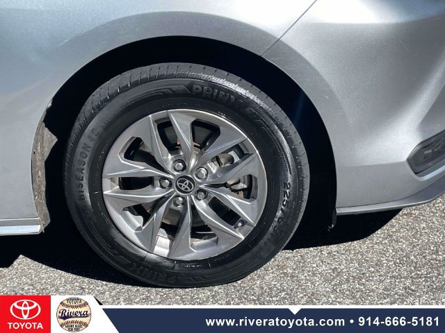 Certified 2024 Toyota Sienna LE AWD/4WD image 10