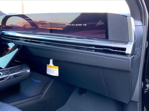 New 2026 Cadillac Escalade IQ Luxury 1 image 31