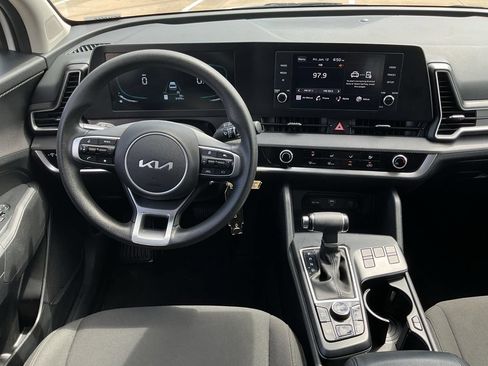 Used 2025 Kia Sportage LX FWD image 10
