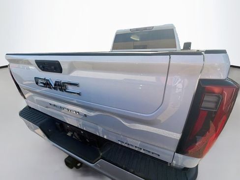 Used 2025 GMC Sierra 2500 Denali Ultimate w/ LPO, GMC Protection Package AWD/4WD image 5