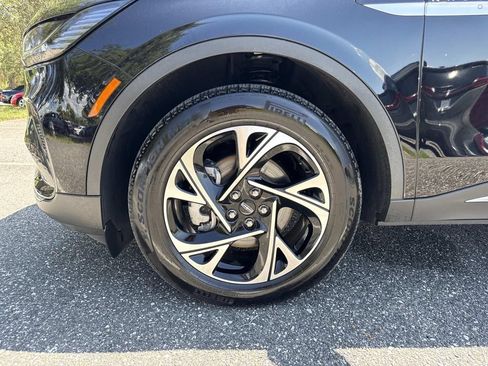 Certified 2025 Lincoln Nautilus Premier AWD/4WD image 10