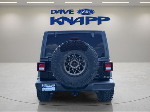 Used 2018 Jeep Wrangler Unlimited Sport S AWD/4WD image 6