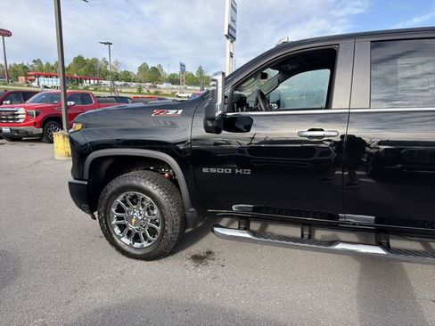 New 2026 Chevrolet Silverado 2500 LT w/ Z71 Chrome Sport Edition AWD/4WD image 10
