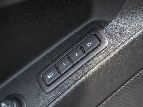 Used 2018 Chevrolet Equinox Premier AWD/4WD image 40