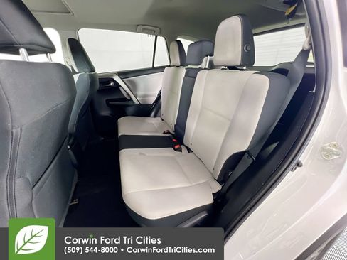 Used 2017 Toyota RAV4 XLE FWD image 27