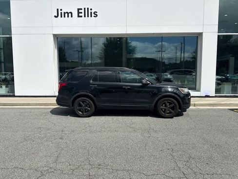 Used 2018 Ford Explorer FWD image 2