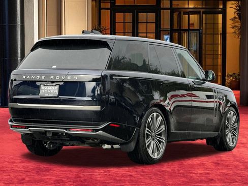 New 2025 Land Rover Range Rover SE image 10