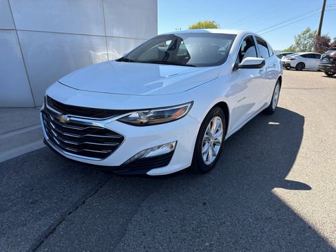 Used 2021 Chevrolet Malibu LT FWD image 2