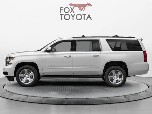 Used 2019 Chevrolet Suburban LT AWD/4WD image 3