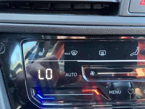 Used 2025 Volkswagen Jetta Sport image 10