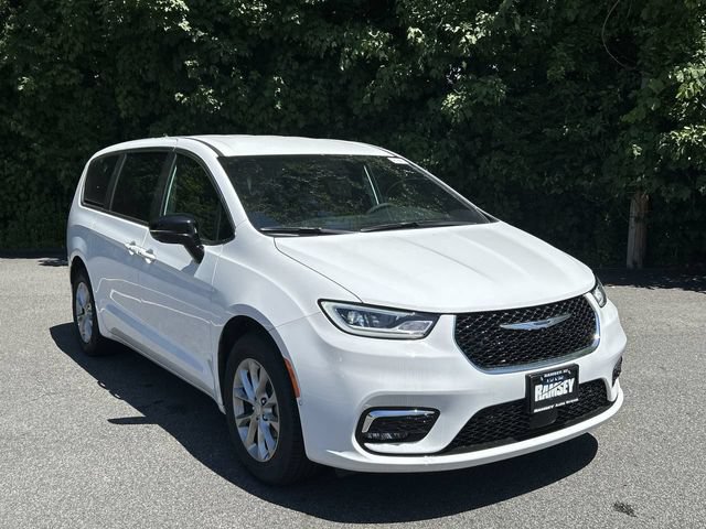 New 2026 Chrysler Pacifica Select AWD/4WD image 1