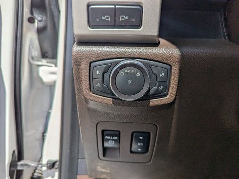 Used 2018 Ford F150 King Ranch w/ Equipment Group 601A Luxury AWD/4WD image 18