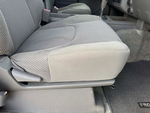 Used 2016 Nissan Frontier SV image 11