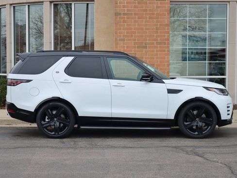 Used 2025 Land Rover Discovery Dynamic SE image 8