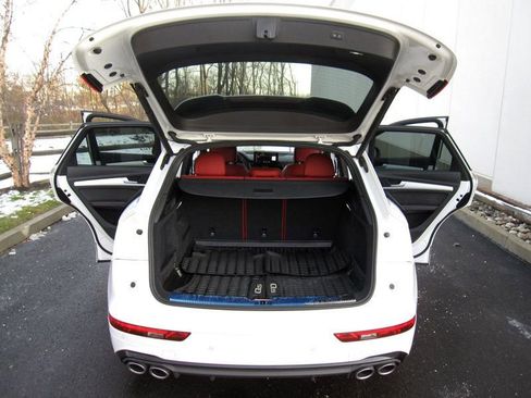 Used 2021 Audi SQ5 Premium Plus w/ Premium Plus Package image 32