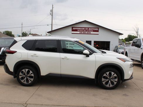 Used 2023 Nissan Rogue SV w/ SV Premium Package AWD/4WD image 1