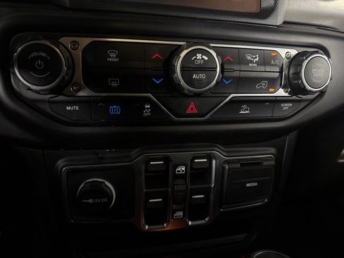 Used 2023 Jeep Wrangler Unlimited w/ 8.4" Radio Group AWD/4WD image 16