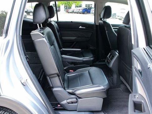 Used 2022 Volkswagen Atlas SE w/ Panoramic Sunroof Package image 35