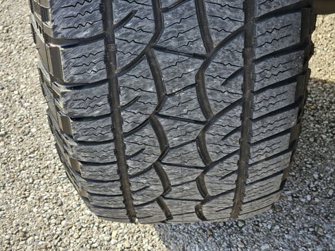 Used 2018 Ford Expedition Max XLT w/ Equipment Group 202A AWD/4WD image 11